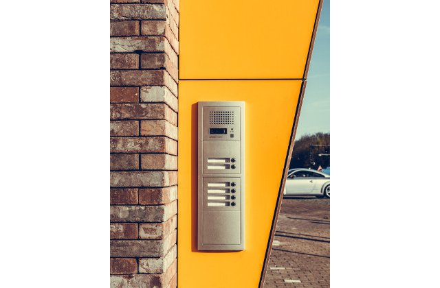 Cum sa alegi interfonul potrivit pentru blocul tau