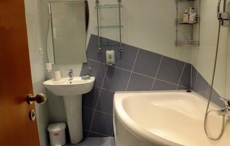  Top  S-au apucat de renovari, dar au uitat un mic detaliu! 10+ erori lasate in urma de muncitori