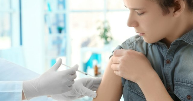 Studiu: Peste jumatate din romani cred ca beneficiile vaccinarii sunt mai mari decat riscurile
