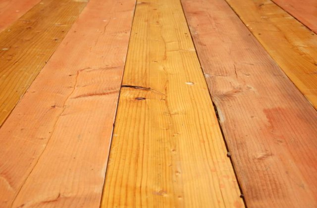 Romania, tara mesterilor, gazda Concursului European al Montatorilor de Pardoseli