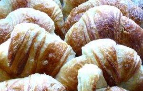 Prahova: "Cornul si laptele" de la scoala au bagat 12 copii in spital