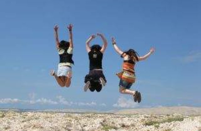 La ce varsta sunt oamenii cu adevarat FERICITI?