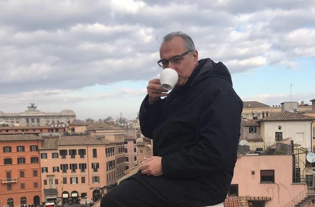 Un barbat care trebuia sa fie la bordul avionulului etiopian prabusit a scapat cu viata pentru ca a ratat zborul cu 2 minute