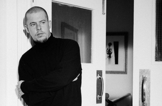 Documentarul despre revolutionarul designer Alexander McQueen, in selectia celei de-a treia editii a Bucharest Fashion Film Festival