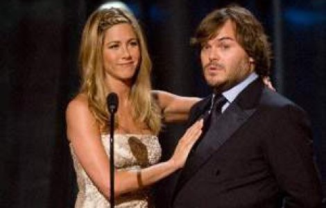 Jennifer Aniston i-a dat papucii lui Mayer pentru ca era obsedat de... Twitter!