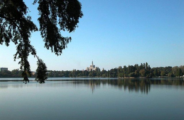 Sezonul de agrement pe Lacul Herastrau s-a redeschis