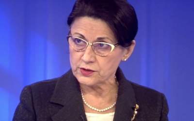 Solutia Ecaterinei Andronescu...