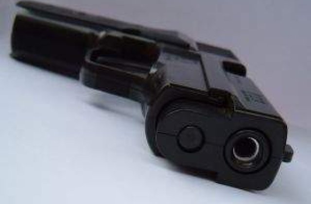 7 morti si 3 raniti in urma unui atac armat la o universitate californiana