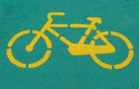 Politia din Capitala s-a apucat sa "stearga" piste de biciclete