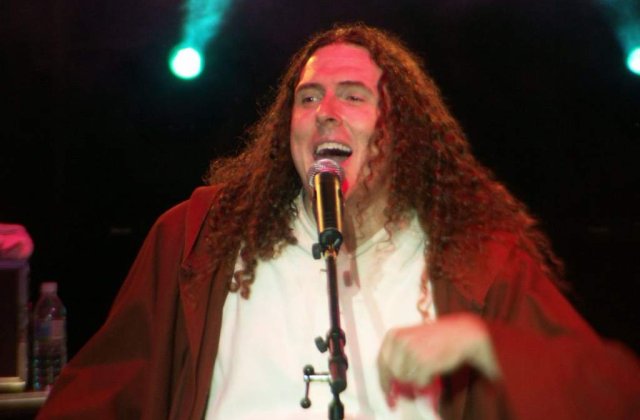 Weird Al Yankovic vrea 5 mil. dolari de la Sony Music