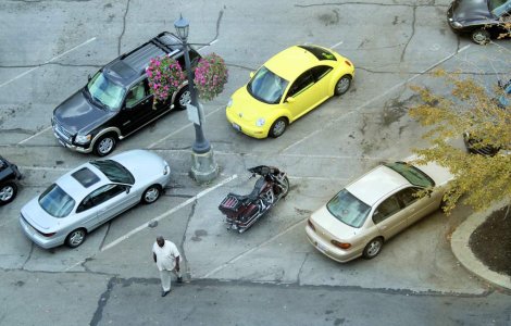 Cati bani se fac din parcarile ilegale ale bucurestenilor?