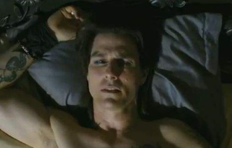  Video  Tom Cruise se dezlantuie in trailerul pentru Rock of Ages