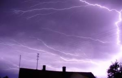 Meteo: Vreme calda, dar instabila