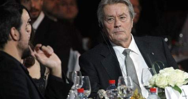 Actorul Alain Delon s-a internat la spital