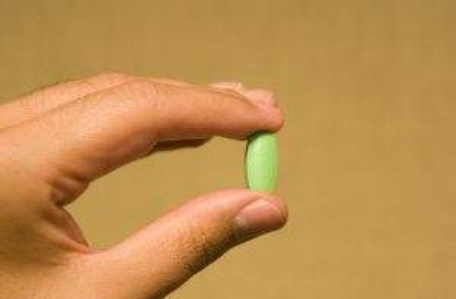 Despre automedicatie: 60% din parinti isi pun copiii in pericol