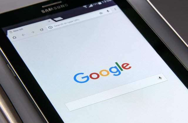 Studiu: Europenii cer mai multe reglementari din partea UE privind gigantii din tehnologie, precum Google si Facebook