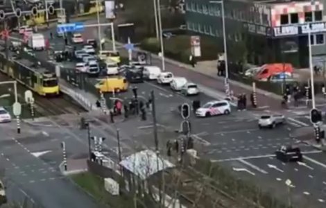 Atac armat in Utrecht, Olanda. Mai multe persoane sunt ranite