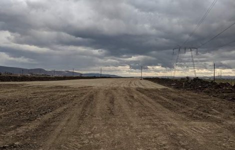 La doua zile de la inceperea lucrarilor la Autostrada Moldovei au disparut utilajele de pe santier/ FOTO