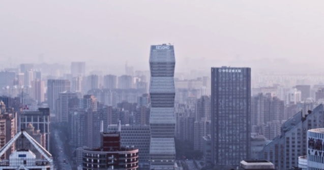 In Shanghai s-a inaugurat o cladire inspirata de Coloana Infinitului