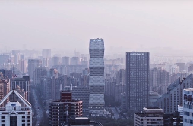 In Shanghai s-a inaugurat un zgarie-nori inspirat de "Coloana Infinitului" a lui Brancusi / VIDEO
