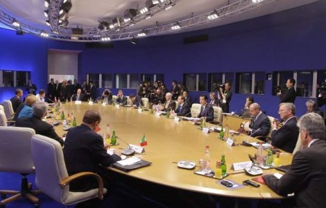 Cele mai puternice 8 state isi trimit ministrii de externe la Washington