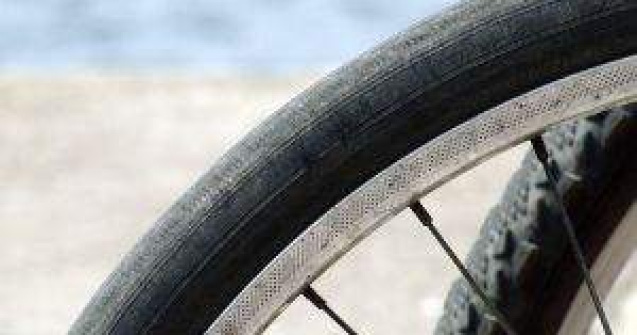  Video  Biciclist lovit de un consilier judetean intr-un accident rutier