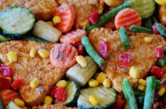 Sunt la fel de sanatoase ca cele proaspete. 10 curiozitati despre alimentele congelate