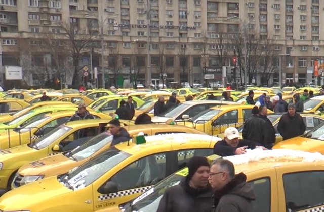 Protest al taximetristilor in Piata Victoriei. Transportatorii cer ordonanta "anti-UBER"