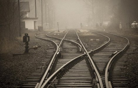 Un barbat a murit dupa ce masina in care se afla a fost lovita de un tren