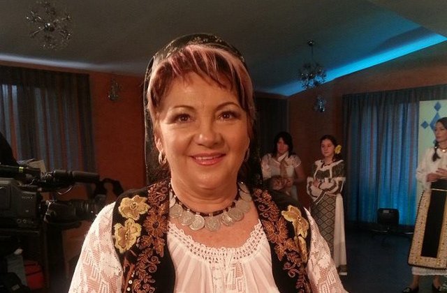 O cantareata de muzica populara a fost implicata intr-un accident rutier. Sotul ei a murit