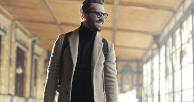 Oamenii fericiti sunt mai dispusi sa mearga la vot pentru a mentine guvernele la putere, arata un studiu