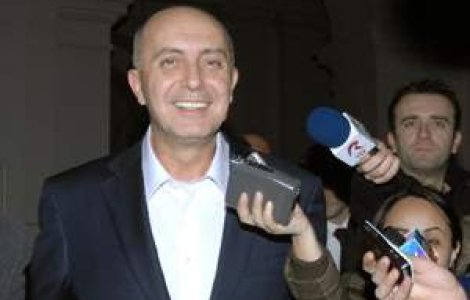 Politicieni cu greutate in insectarul lui Popoviciu