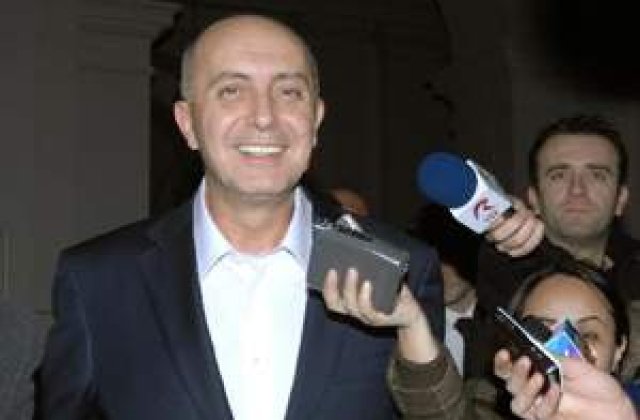 Politicieni cu greutate in insectarul lui Popoviciu