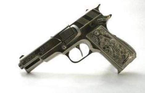 Arme reale ascunse printre jucarii