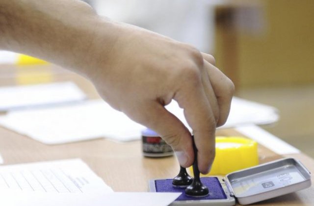 PSD si PNL sunt aproape la egalitate in intentia de vot pentru alegerile europarlamentare