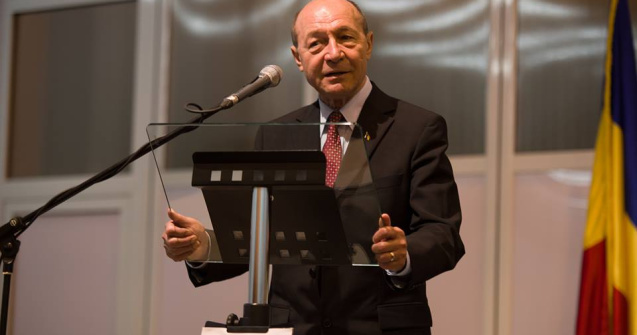 Basescu, dupa ce Toader a retras acreditarea unor jurnalisti: "Tudorel a luat-o razna. Revino-ti omule!"