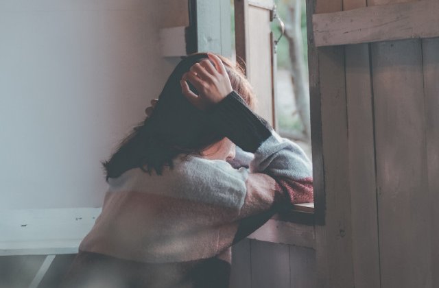 Dureri de cap si oboseala constanta? 8 indicii ca nu bei suficienta apa