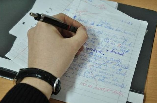 Simulare Evaluare Nationala: Peste 50% dintre elevii prezenti au obtinut medii peste 5