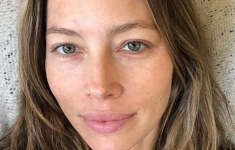  Top  10+ vedete care si-au facut curaj si au renuntat la machiaj. Le mai recunosti?