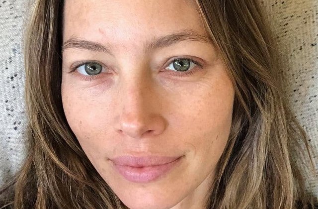 10+ vedete care si-au facut curaj si au renuntat la machiaj. Le mai recunosti?
