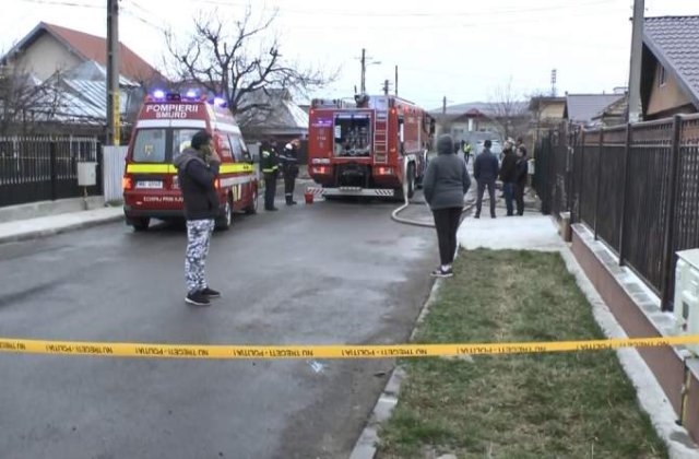 Un barbat din Piatra Neamt si-a ucis fiul si fosta soacra, apoi a incendiat locuinta in care traiau