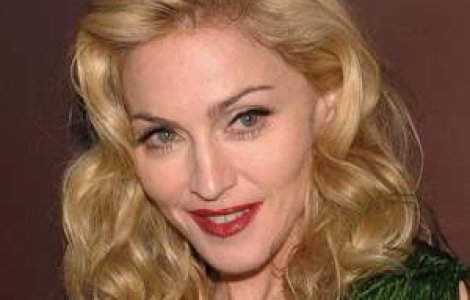 Unchii fetitei din Malawi nu vor ca Madonna sa le adopte nepoata