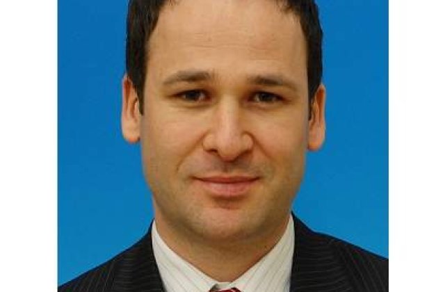 Robert Negoita il acuza pe Liviu Negoita de campanie electorala ilegala