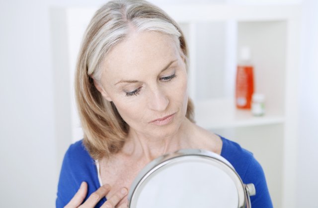 8 metode eficiente prin care poti indeparta ridurile din zona pieptului si a gatului