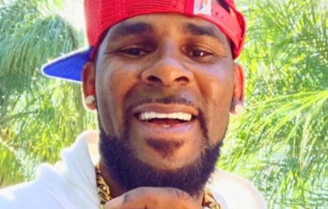 Una dintre femeile care il acuza pe R. Kelly de abuzuri sexuale a vorbit pentru prima data in presa