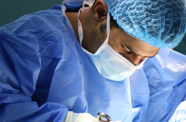 Premiera medicala in SUA: Transplant de rinichi de la o donatoare infectata cu HIV