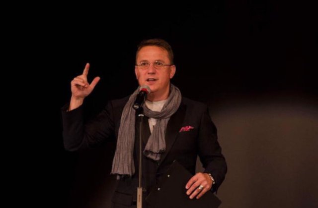 Marius Florea Vizante: A nu recunoaste ca tarii ii e rau, ca e saracie, boala, ura si prostie multa in ea, e dovada ca PSD-istul actor nu e un bun cetatean