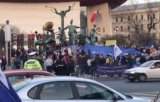 Peste 200 de persoane protesteaza in fata Teatrului National din Bucuresti/ FOTO/ VIDEO