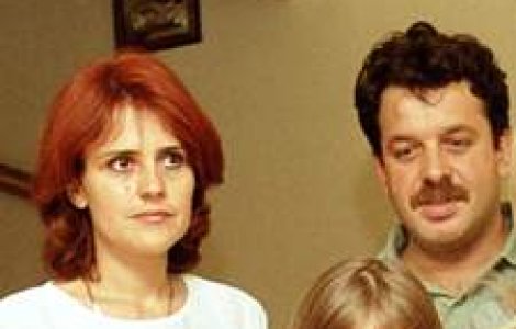 Sotia consulului Dinu a eliberat certificat de autenticitate pentru un permis auto fals