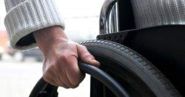 Johnny Depp, dat in judecata de o femeie in scaun cu rotile